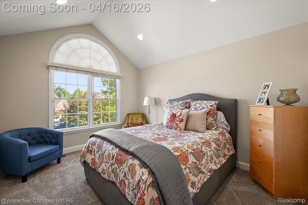 44683 Broadmoor Circle N