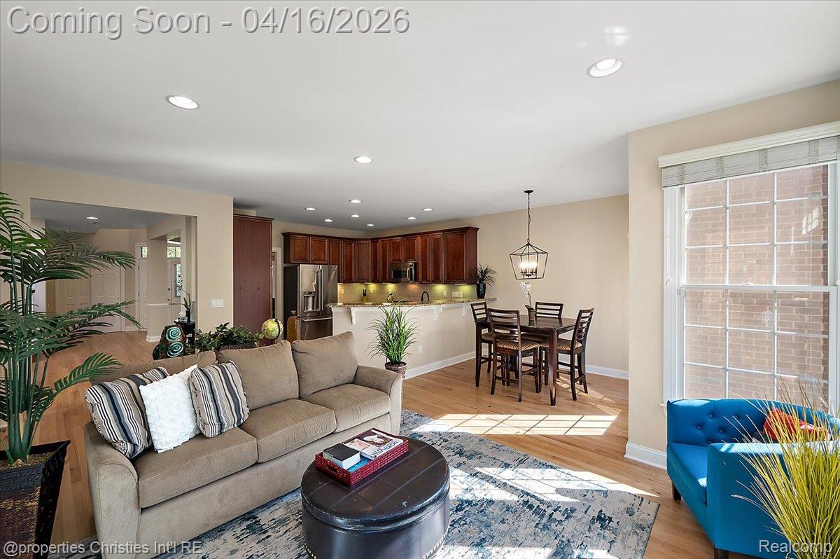 44683 Broadmoor Circle N