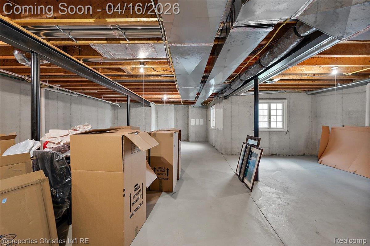 44683 Broadmoor Circle N