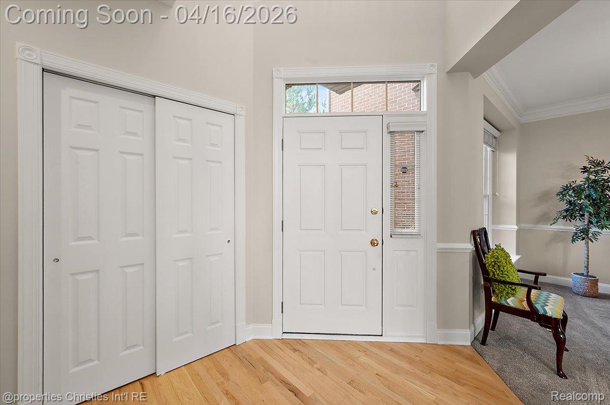 44683 Broadmoor Circle N