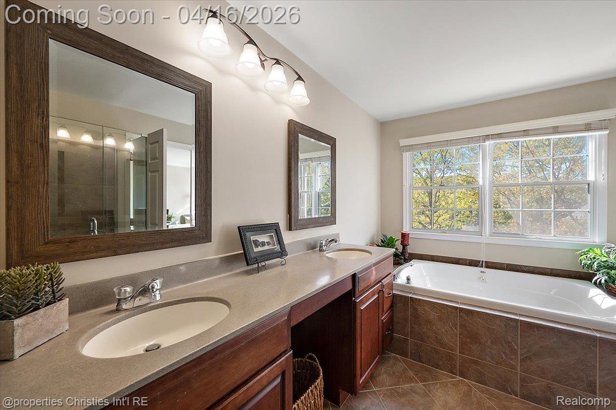 44683 Broadmoor Circle N