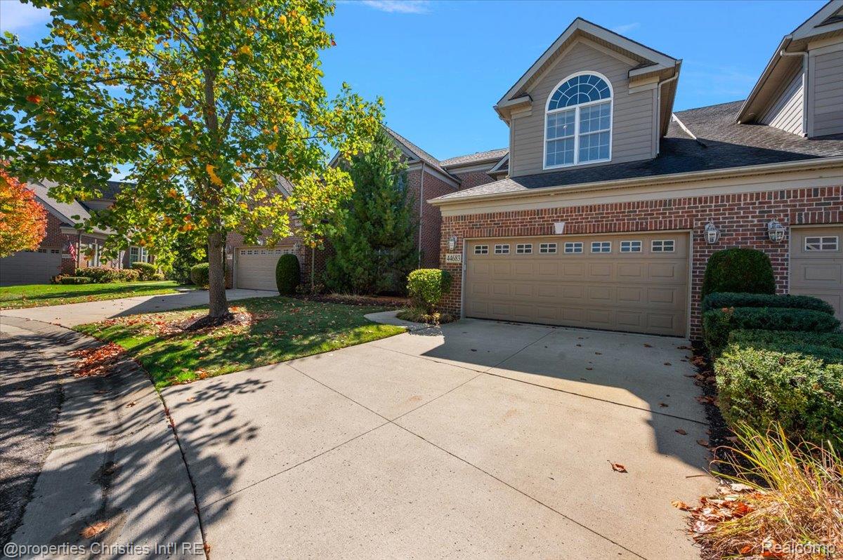 44683 Broadmoor Circle N