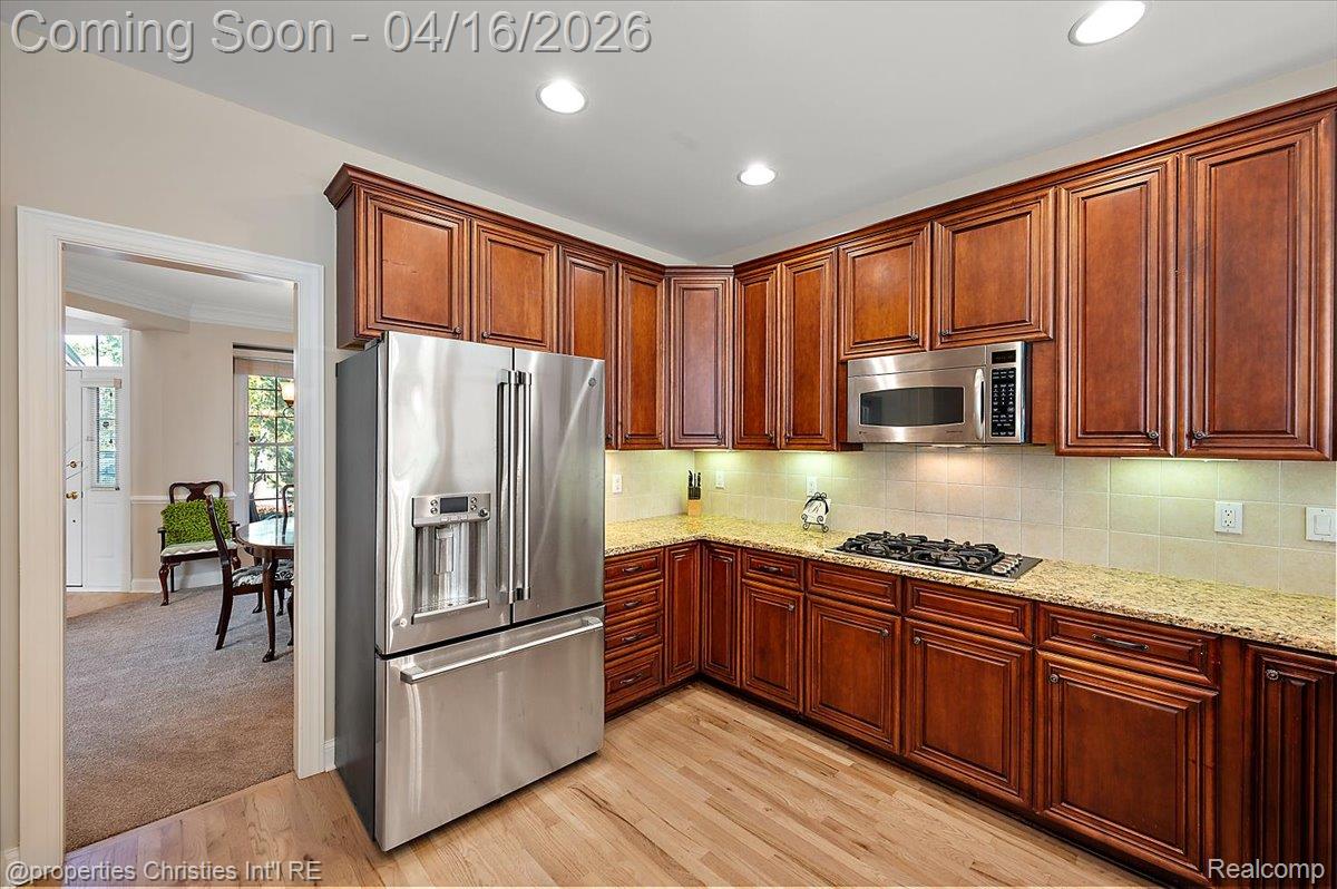 44683 Broadmoor Circle N