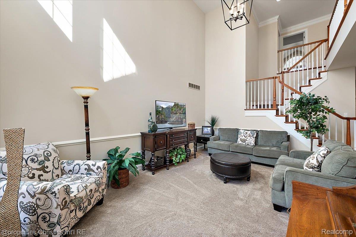 44683 Broadmoor Circle N