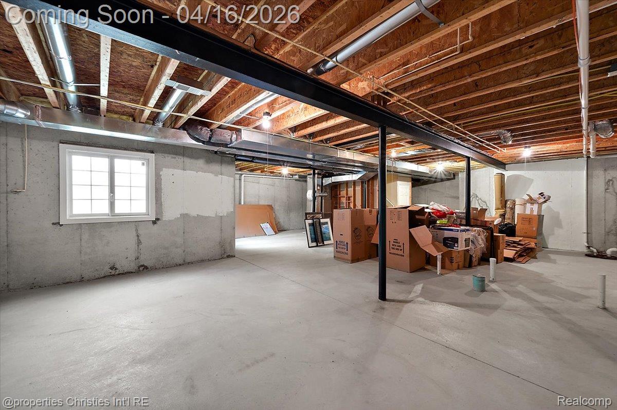 44683 Broadmoor Circle N