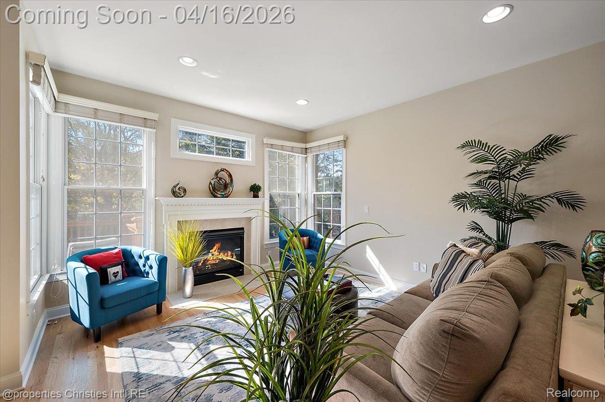 44683 Broadmoor Circle N