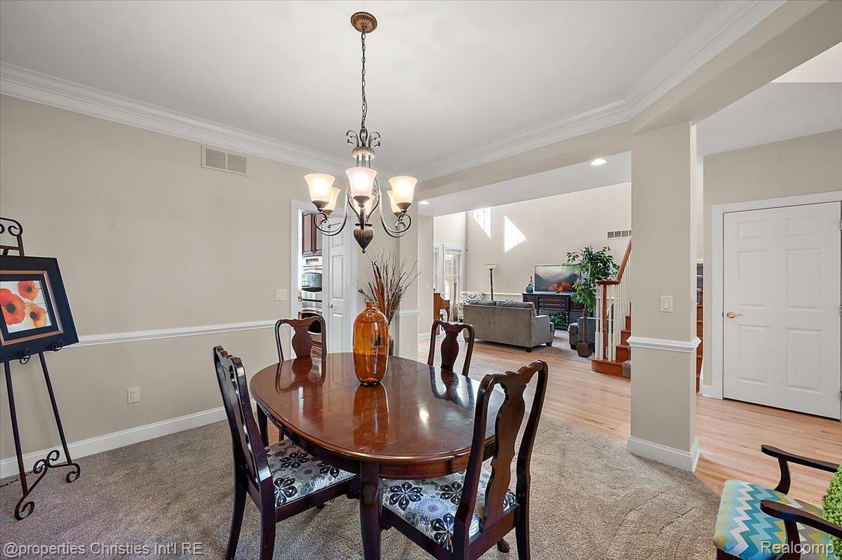 44683 Broadmoor Circle N