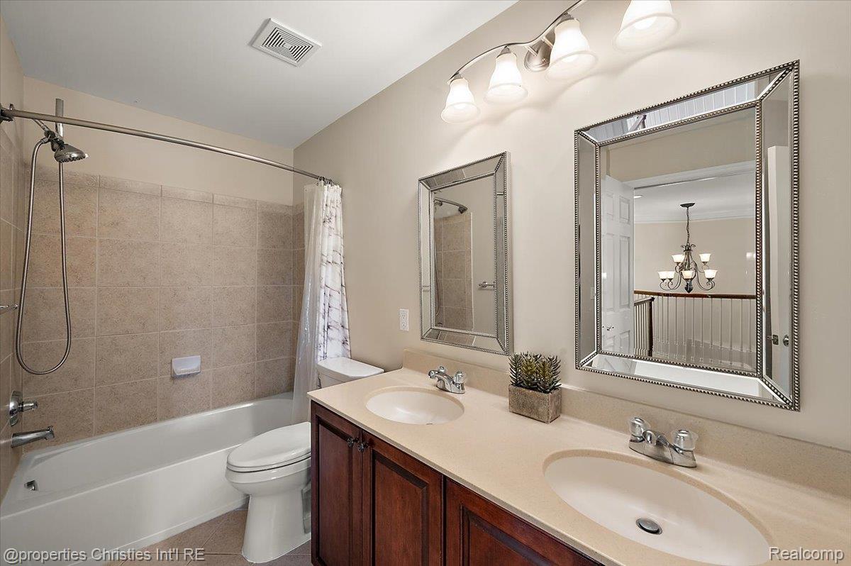 44683 Broadmoor Circle N