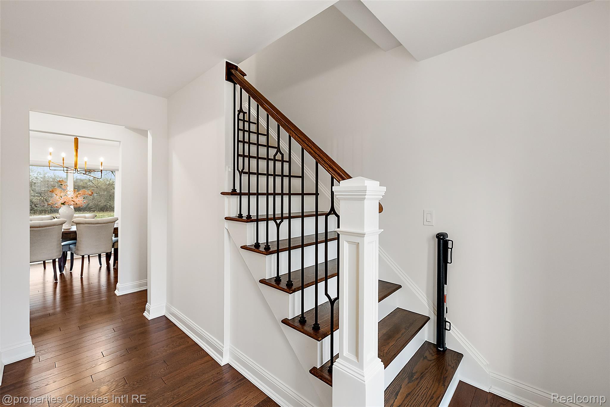 6273 Ledgeway Drive