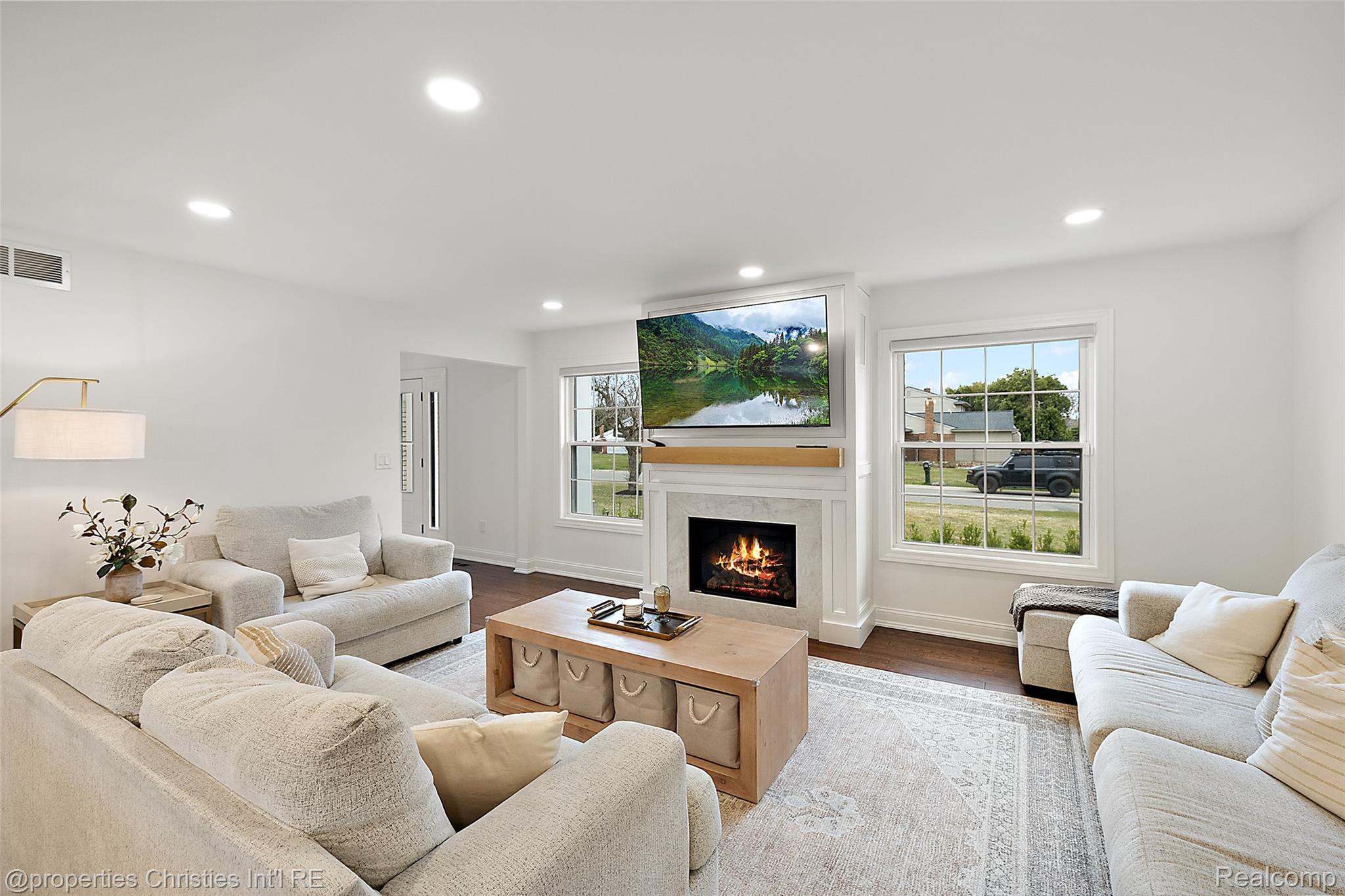 6273 Ledgeway Drive