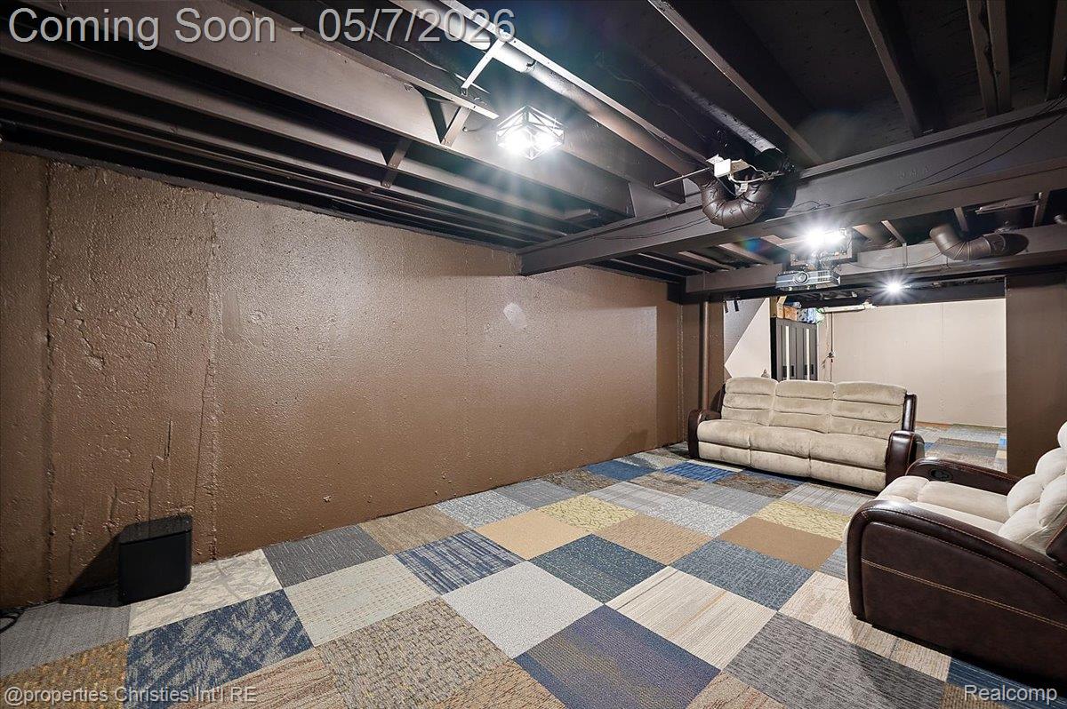 38385 Churchill Lane