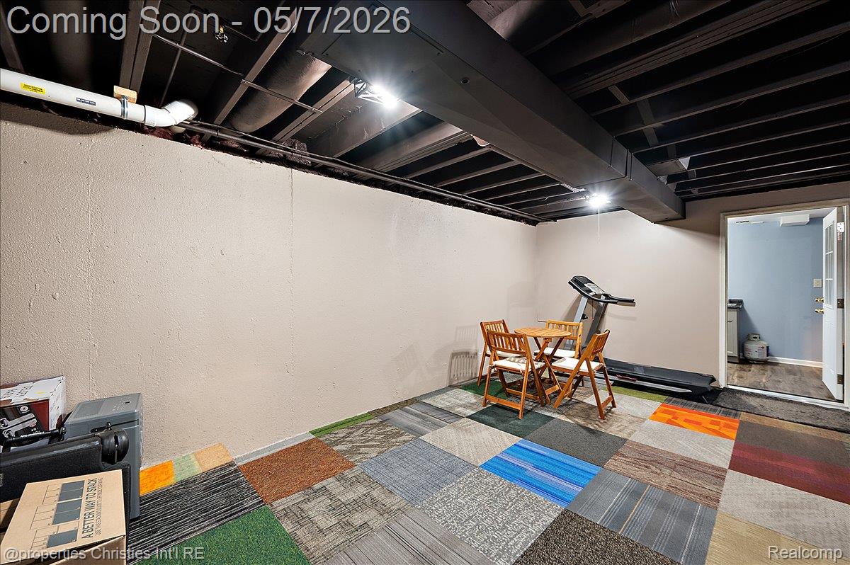38385 Churchill Lane