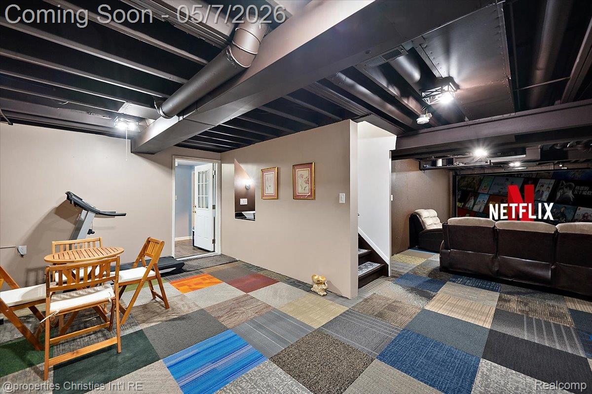 38385 Churchill Lane