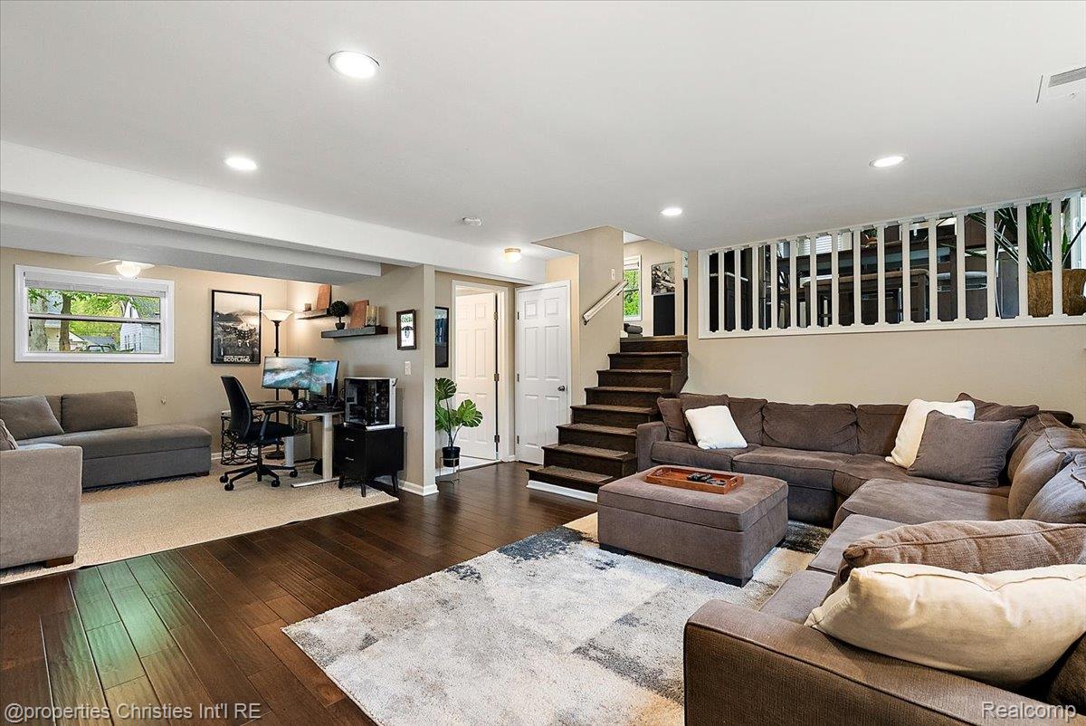 612 Royal Avenue
