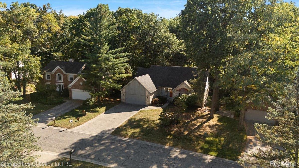 6835 High Ridge Road