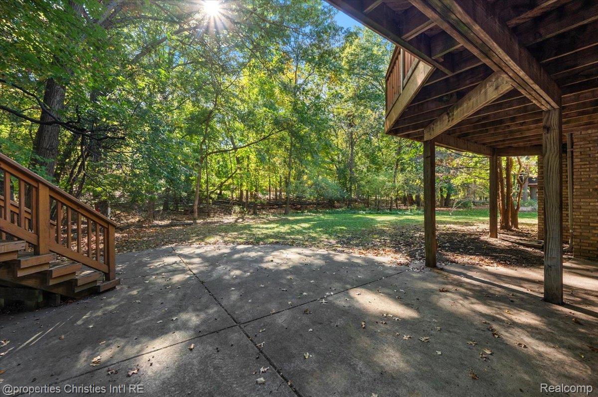 6835 High Ridge Road