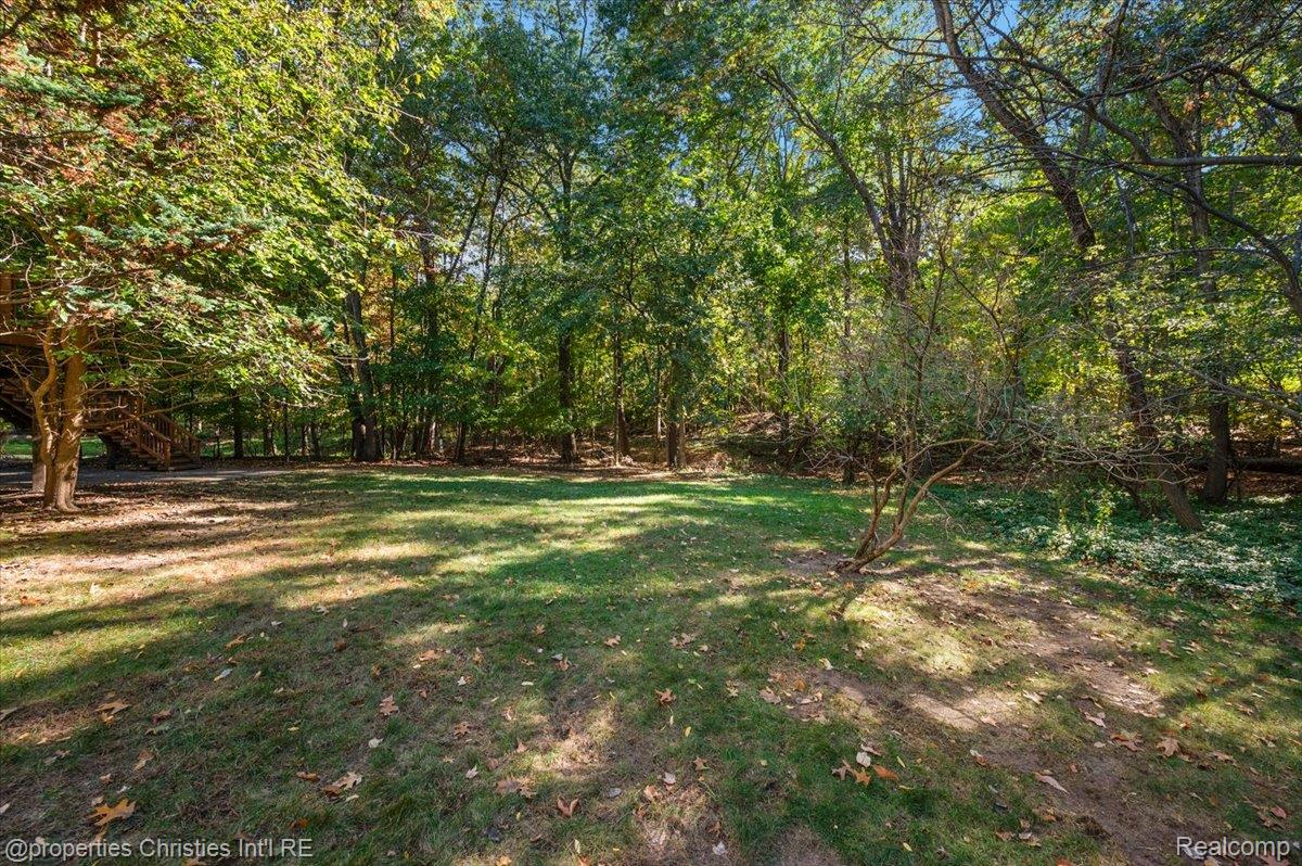 6835 High Ridge Road