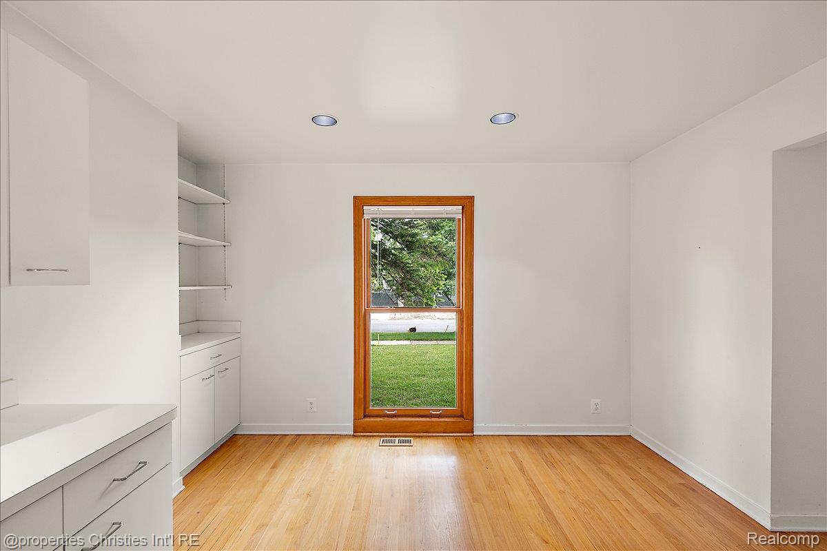 2635 Dorchester Road