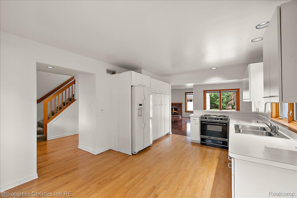 2635 Dorchester Road