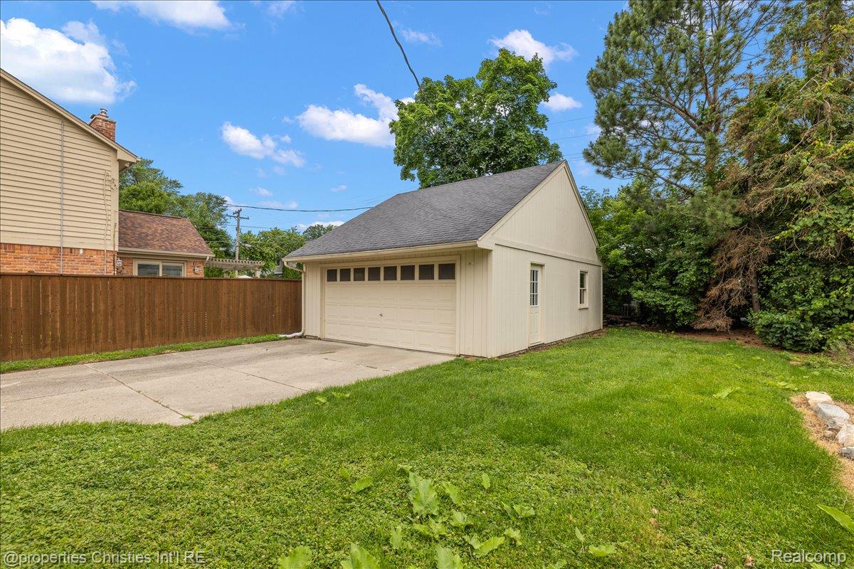 2635 Dorchester Road