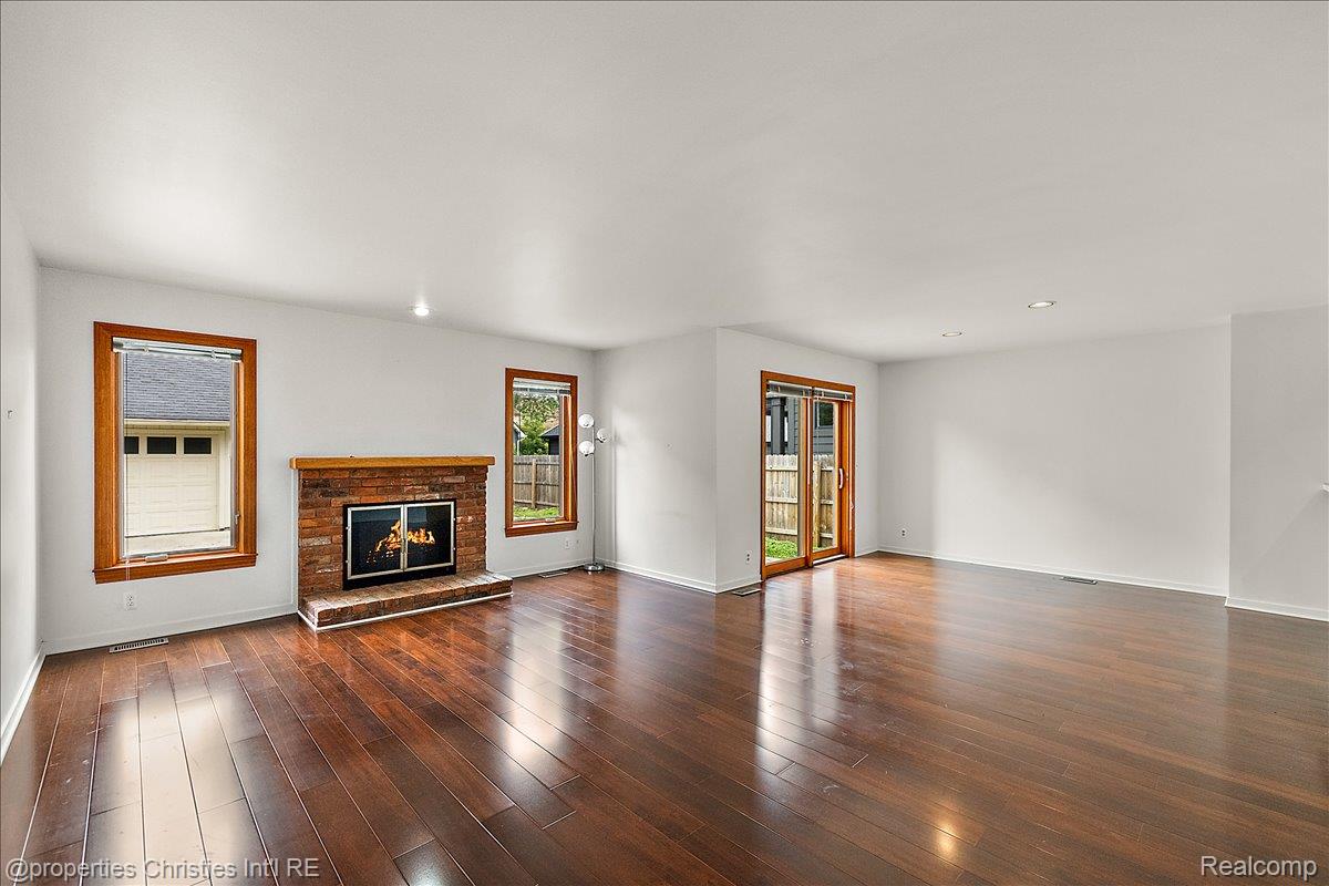2635 Dorchester Road