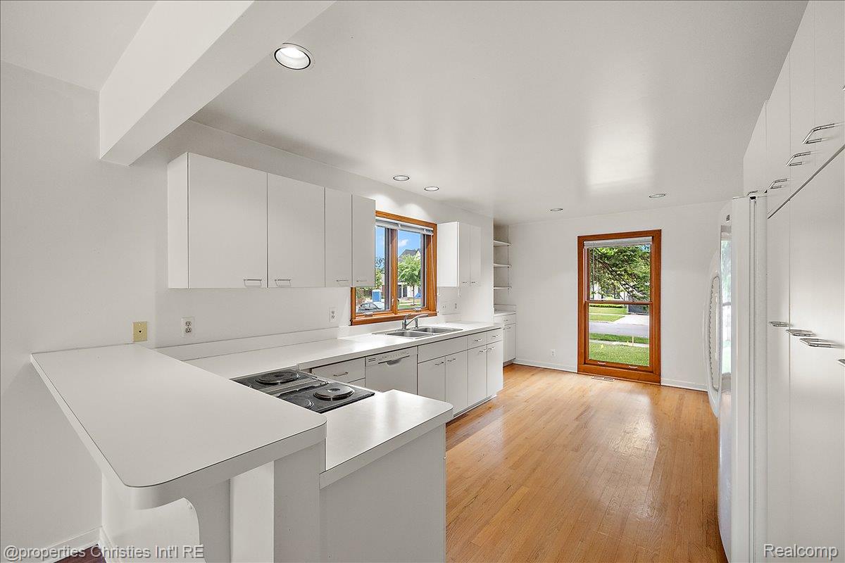2635 Dorchester Road