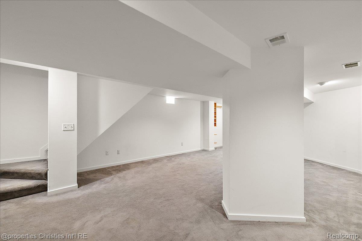 2635 Dorchester Road