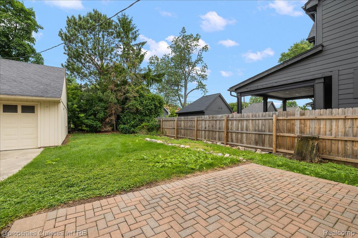 2635 Dorchester Road