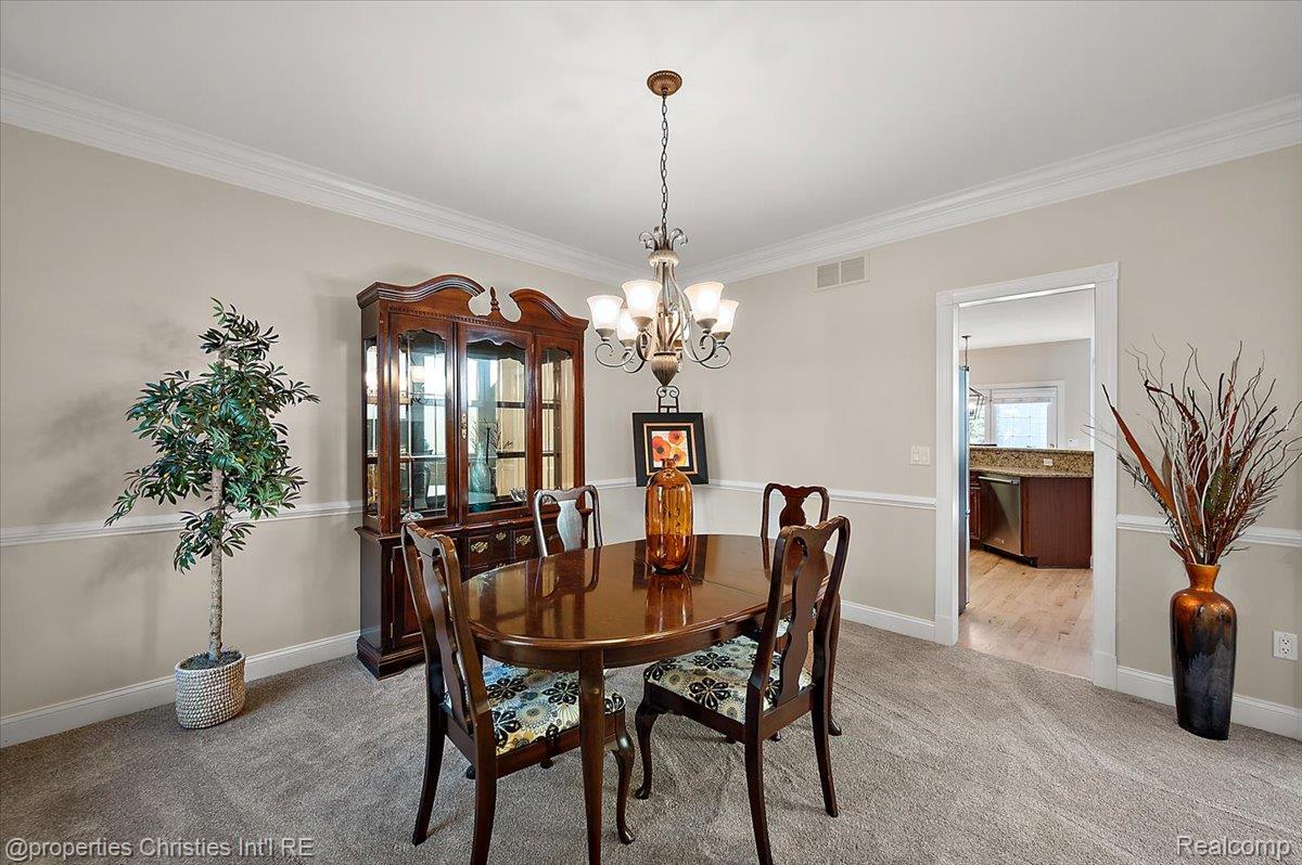44683 Broadmoor Circle N