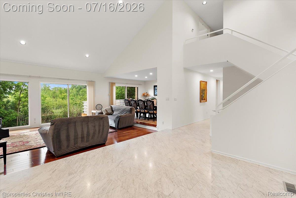 4948 Champlain Circle
