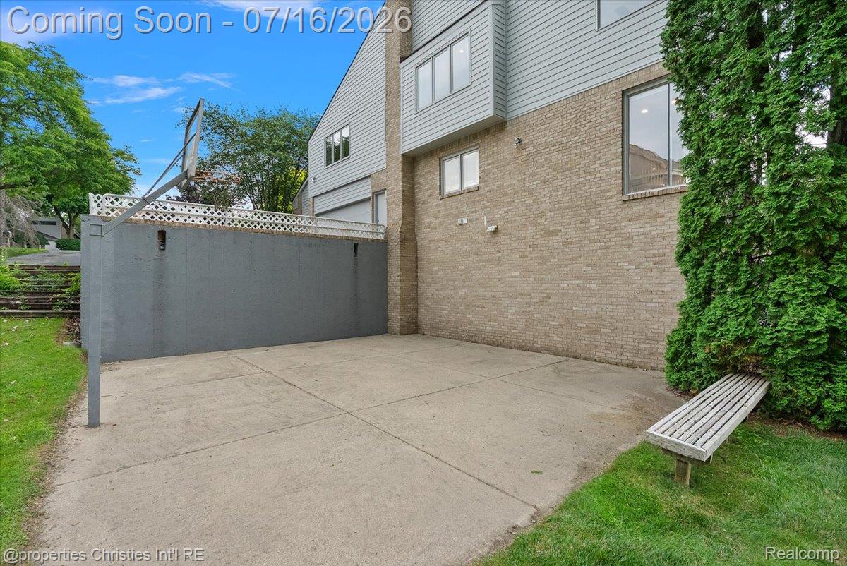 4948 Champlain Circle