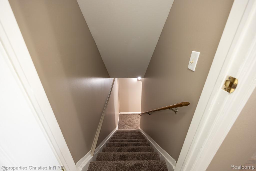 15818 Charleston Drive