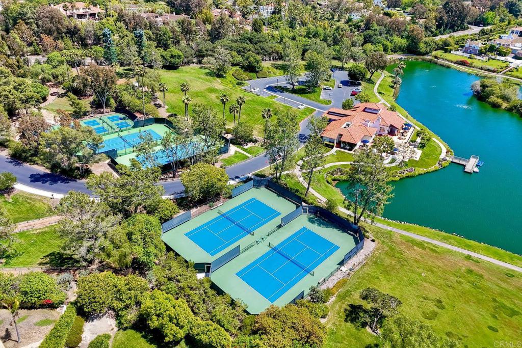 6039 Calle Camposeco