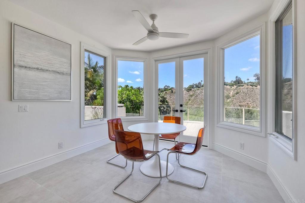 6039 Calle Camposeco