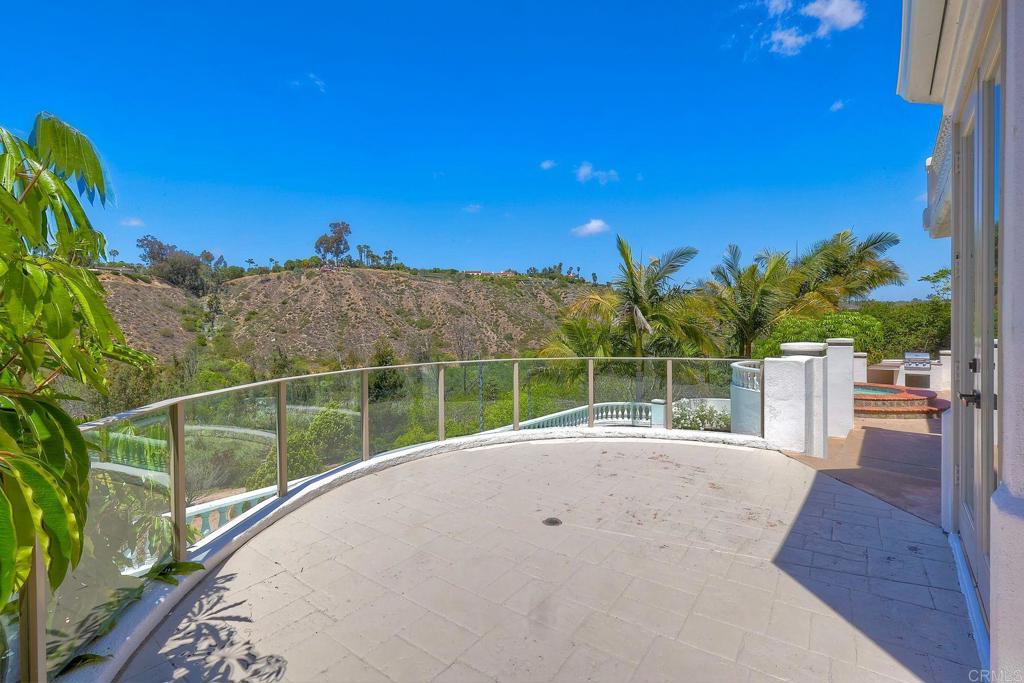 6039 Calle Camposeco