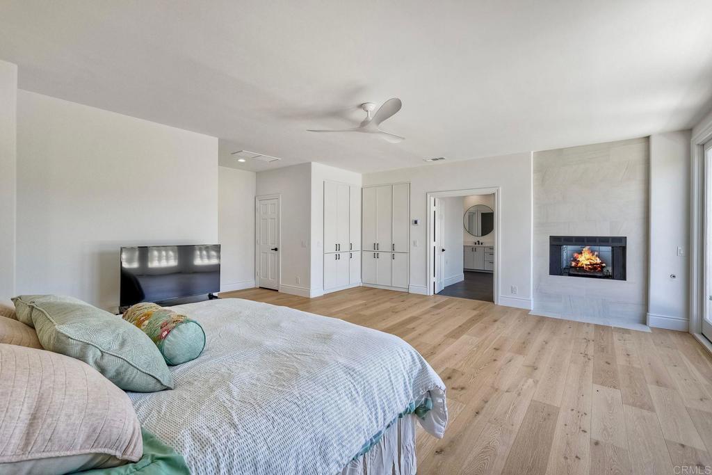 6039 Calle Camposeco