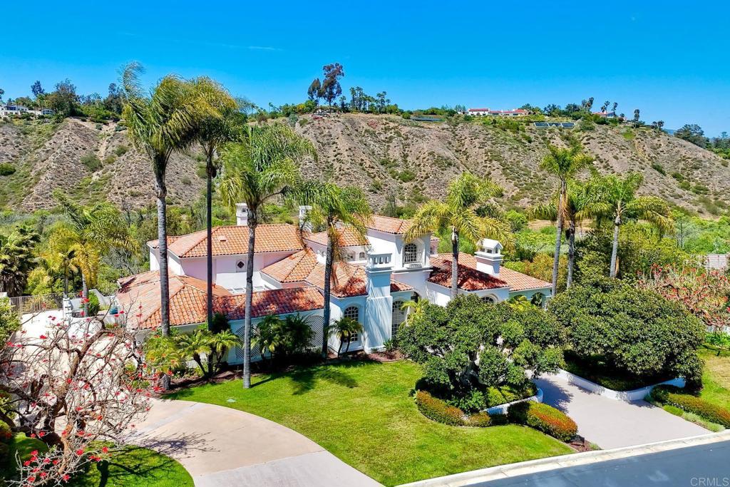 6039 Calle Camposeco