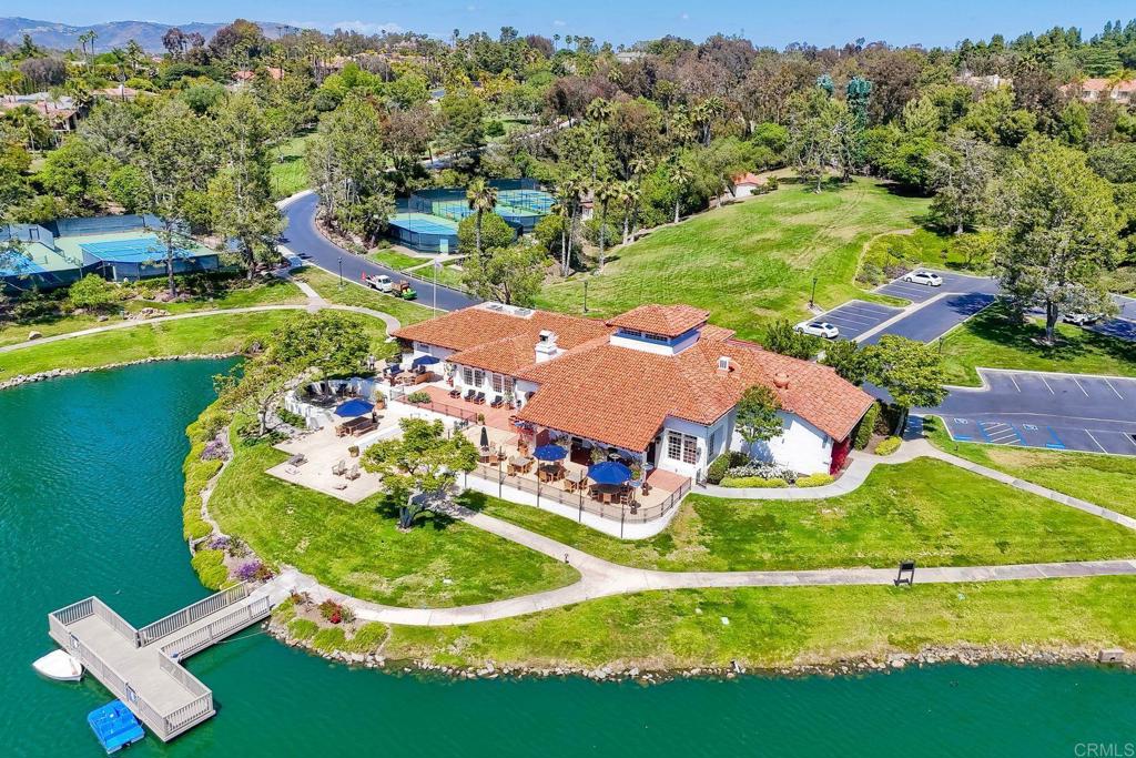 6039 Calle Camposeco