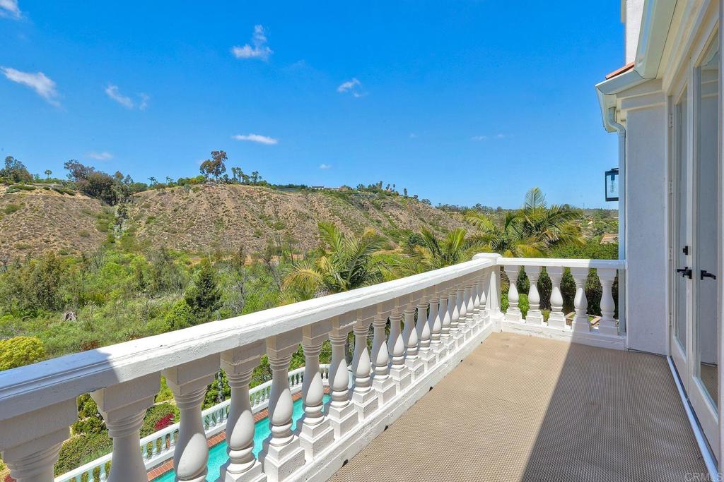 6039 Calle Camposeco