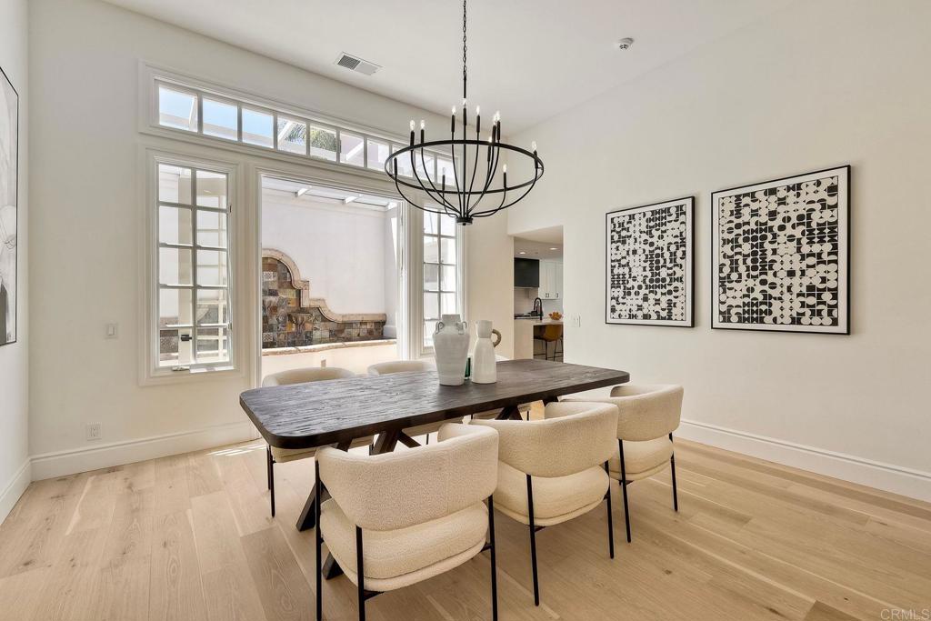 6039 Calle Camposeco