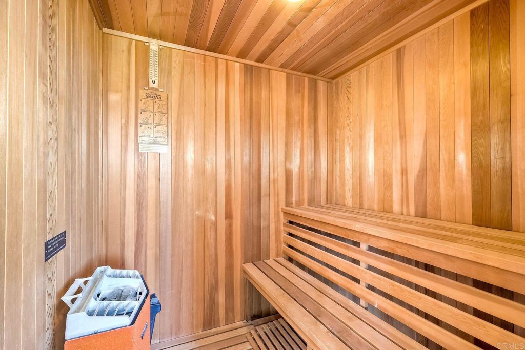 6039 Calle Camposeco