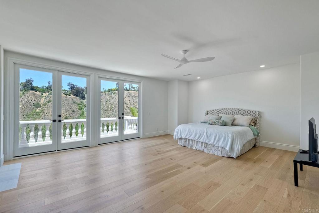 6039 Calle Camposeco