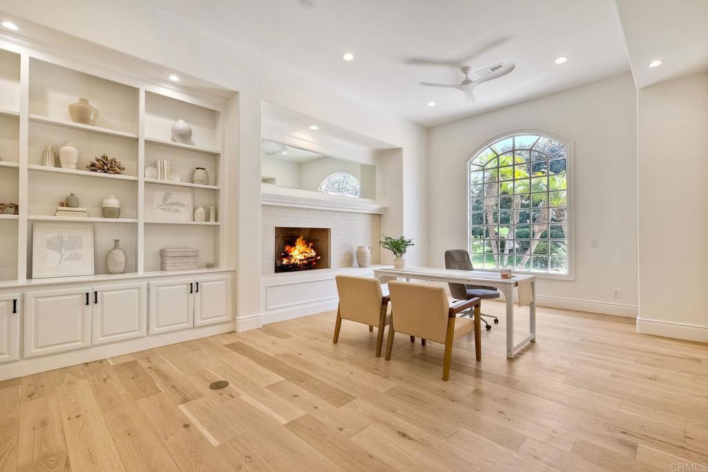 6039 Calle Camposeco