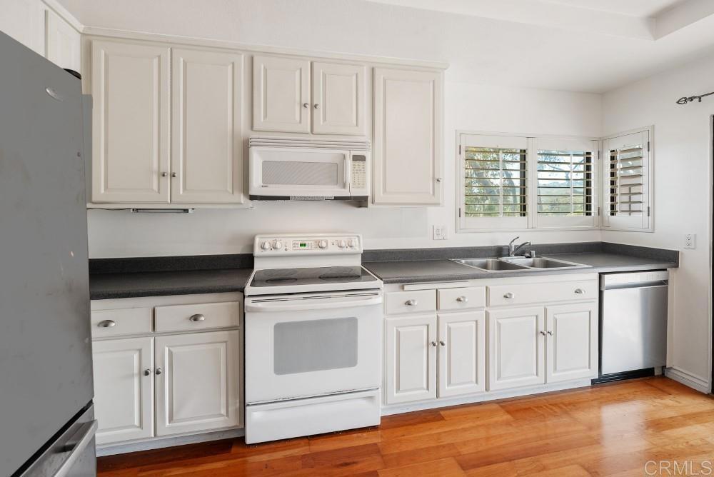 8004 Caminito Gianna