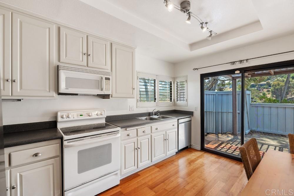 8004 Caminito Gianna