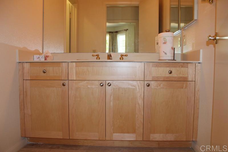 18159 Colonnades Place