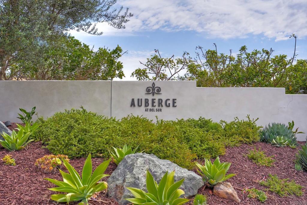 8068 Auberge Circle