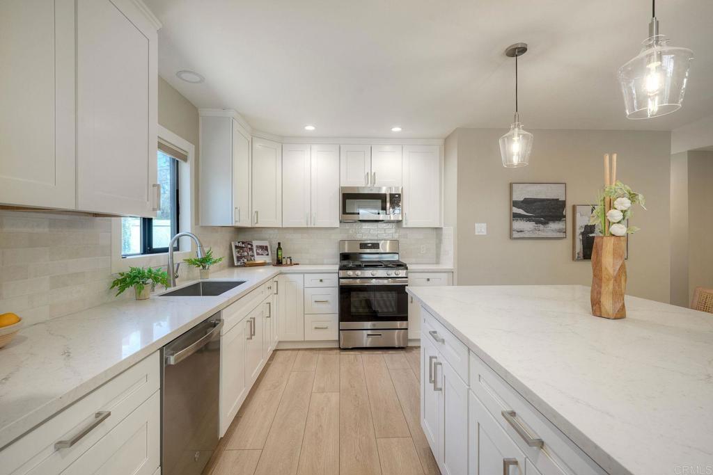 12541 Glenoak Road