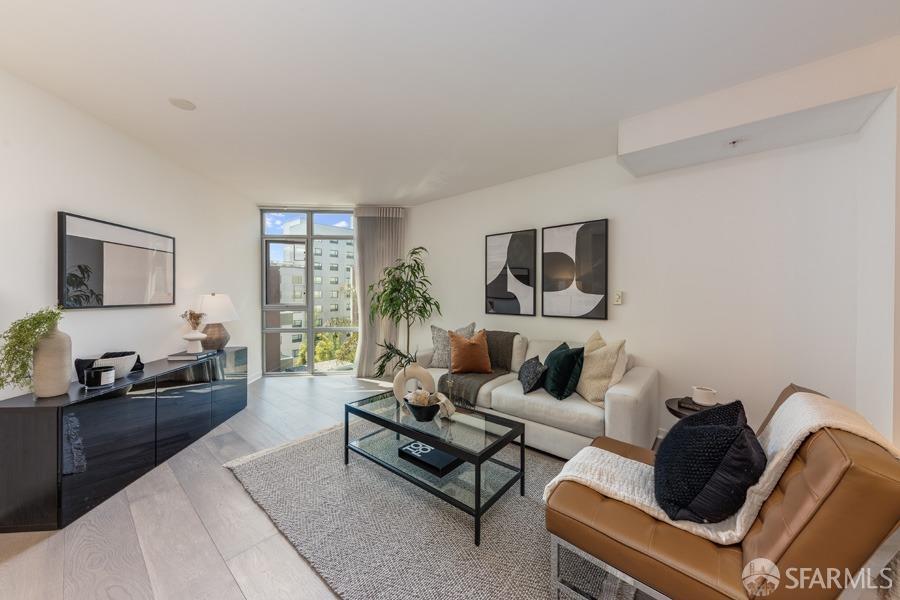 170 King Street # 814