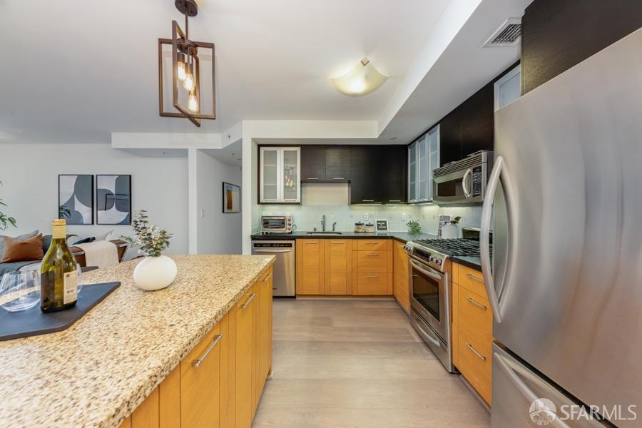 170 King Street # 814